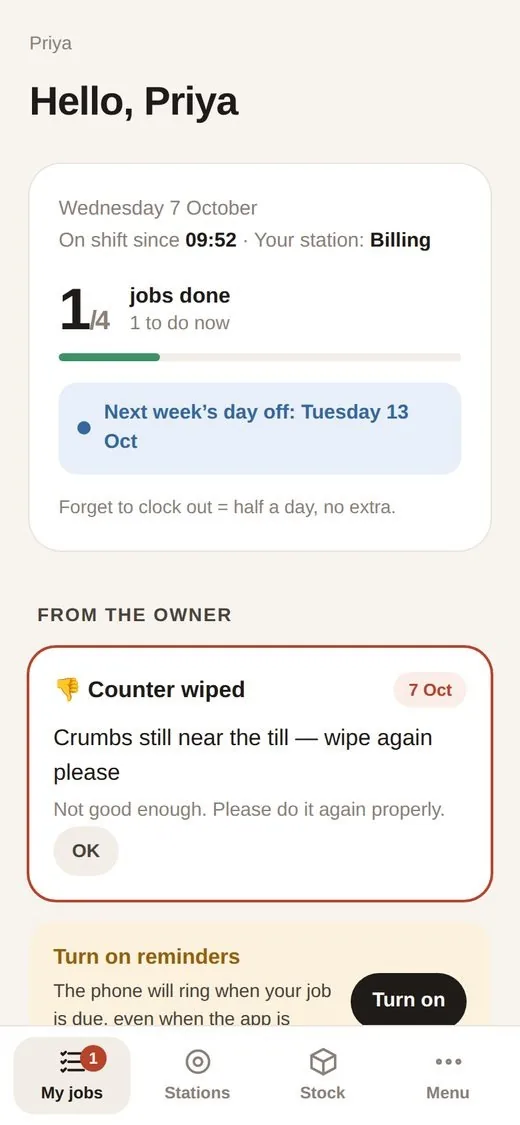 Qurost Cafe staff app: the home screen on shift